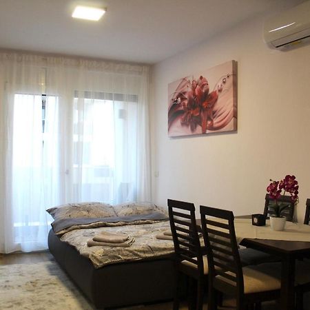 Apartmán Apartman Sarah Oradea Exteriér fotografie